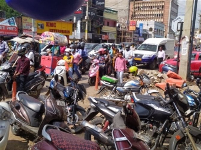 upper-bazar-parking-problem