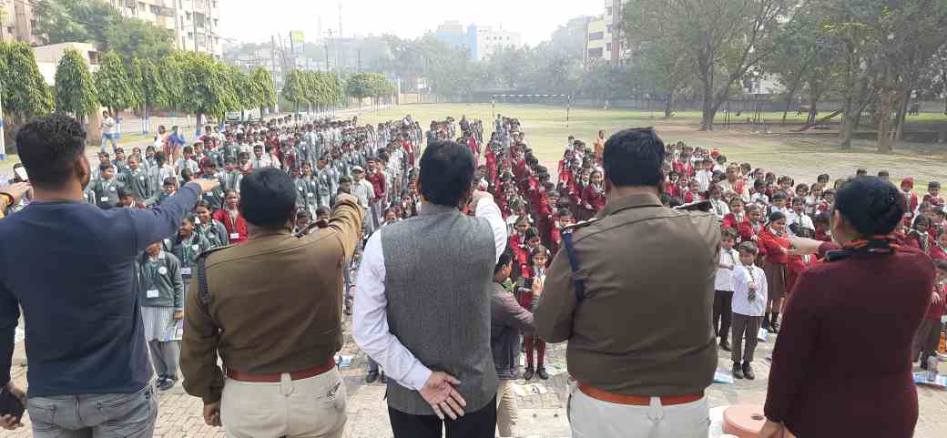 Road Safety के तहत चला जागरूकता कार्यक्रम 