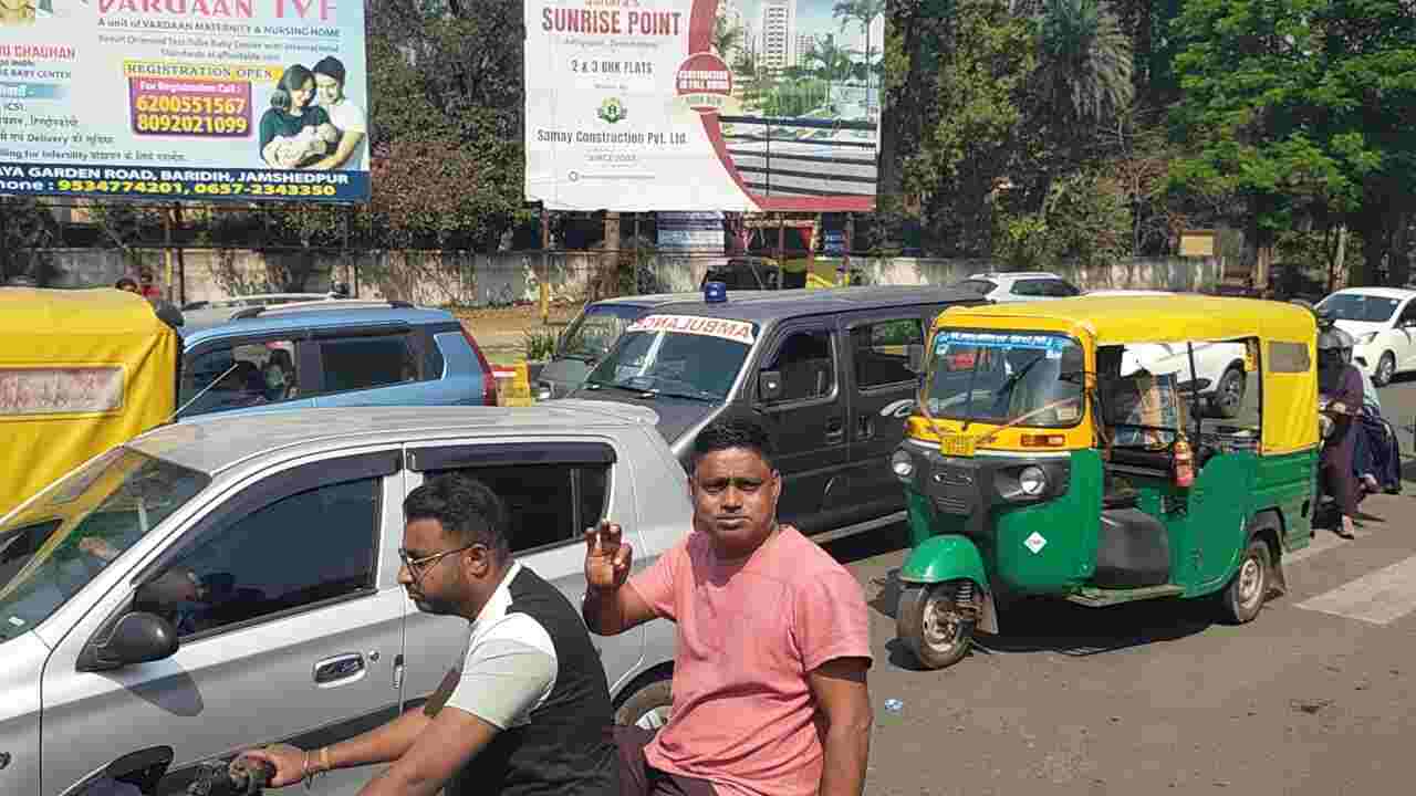 Jubilee Park Gate : जुबिली पार्क के गेट बंद कर दिए गए हैं।