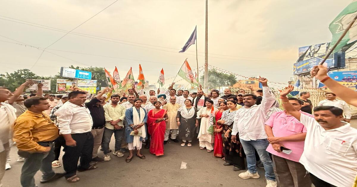 Jamshedpur Sofiya Quraishi Protest: साकची में कांग्रेस कार्यकर्ता